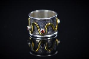 Silver & Garnet Ring